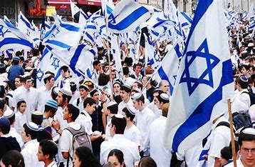 Thousands of Jewish worshippers visit Jerusalem holy site as Israeli lawmaker boasts ‘Arabs aren’t allowed to come near us’